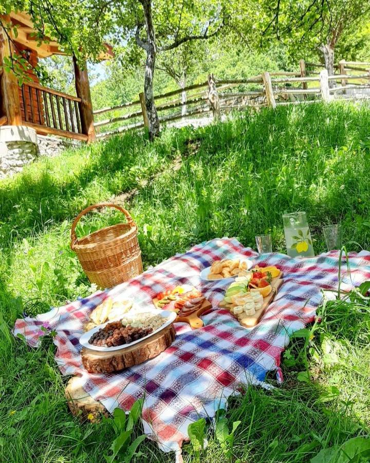 Fern Farm Eco Resort Мойковац Экстерьер фото